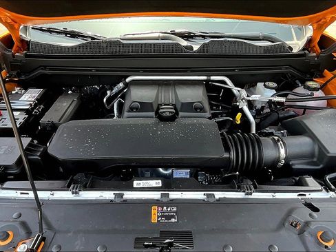 New 2025 GMC Canyon AT4 image 11