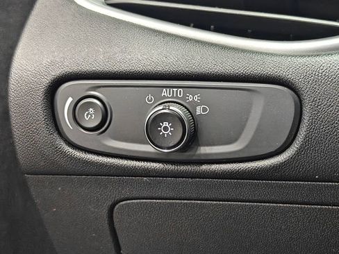 Used 2023 Chevrolet Malibu LS FWD image 36