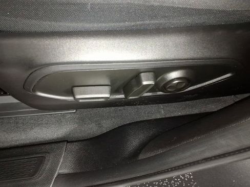 Used 2023 Jeep Grand Cherokee Laredo w/ Luxury Tech Group I image 14