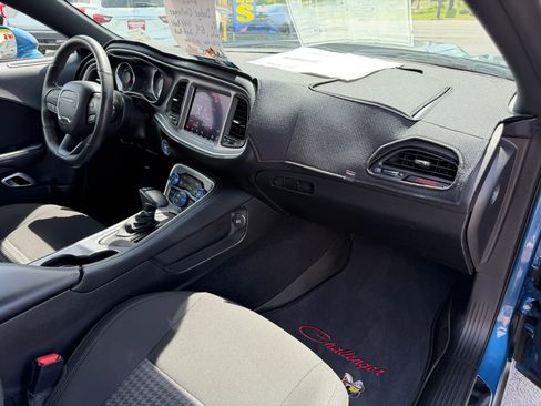 Used 2022 Dodge Challenger R/T Scat Pack RWD image 10