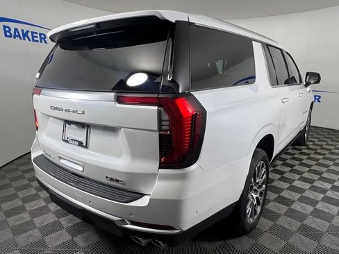 Used 2025 GMC Yukon XL Denali w/ Denali Reserve Package AWD/4WD image 6