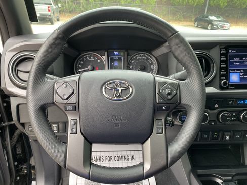 Used 2023 Toyota Tacoma TRD Off-Road w/ TRD Premium Off Road Package AWD/4WD image 19