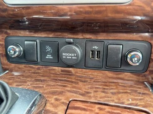 Used 2019 Nissan Armada Platinum image 15