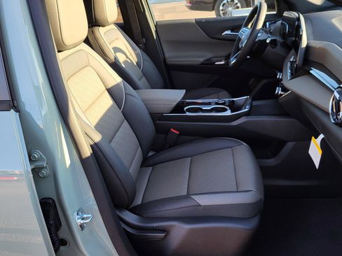 New 2026 Chevrolet Equinox LT image 10