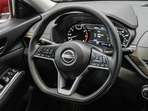 Used 2023 Nissan Altima 2.5 SV FWD image 24