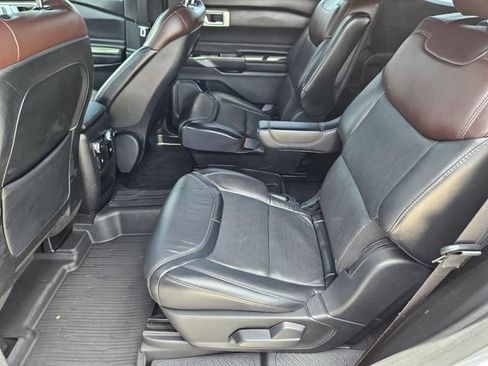 Certified 2020 Ford Explorer Platinum w/ Premium Technology Package AWD/4WD image 26