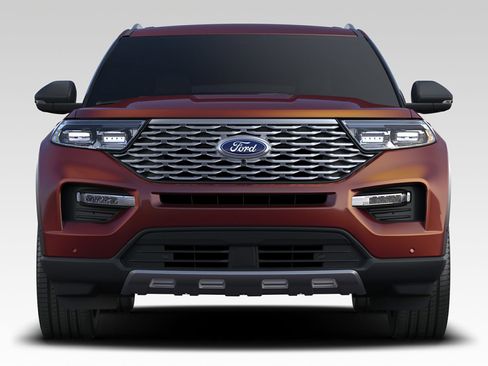 Used 2023 Ford Explorer XLT image 1