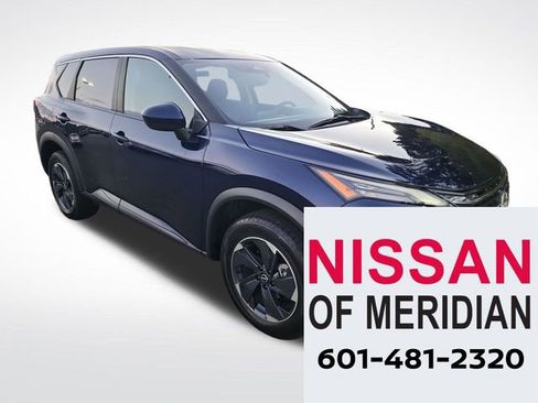 Used 2024 Nissan Rogue SV image 7