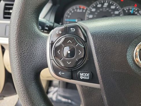 Used 2014 Toyota Camry FWD image 25