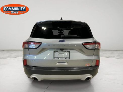 Used 2022 Ford Escape SE image 6