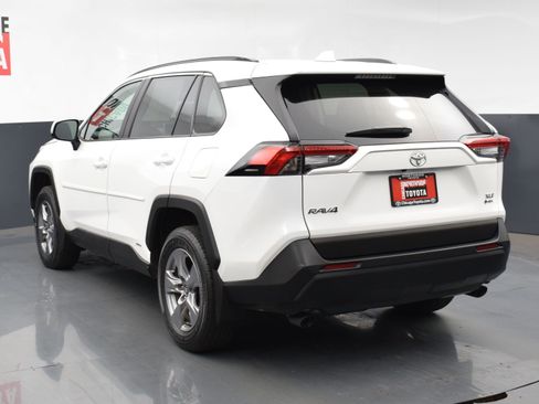 Used 2025 Toyota RAV4 XLE image 3
