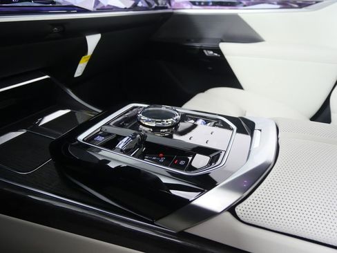New 2026 BMW 740i RWD image 24