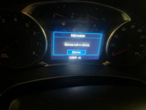 Used 2023 Chevrolet Equinox RS FWD image 5