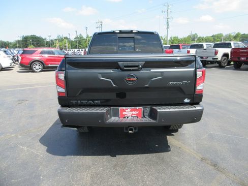 Used 2021 Nissan Titan PRO-4X w/ Pro-4x Convenience Package AWD/4WD image 7
