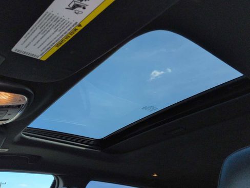 Used 2018 Jeep Grand Cherokee Limited image 20