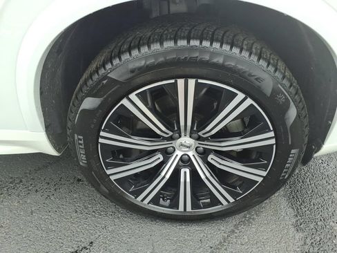 Used 2024 Volvo XC90 B5 Core w/ Protection Package Premier AWD/4WD image 12