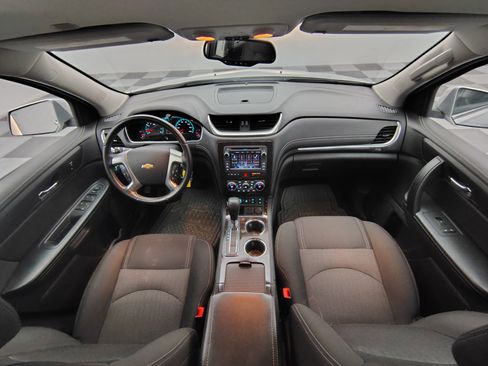 Used 2017 Chevrolet Traverse LT AWD/4WD image 2