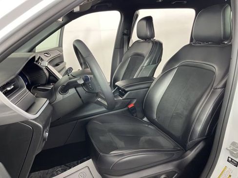 Used 2024 Jeep Grand Cherokee L Laredo image 18