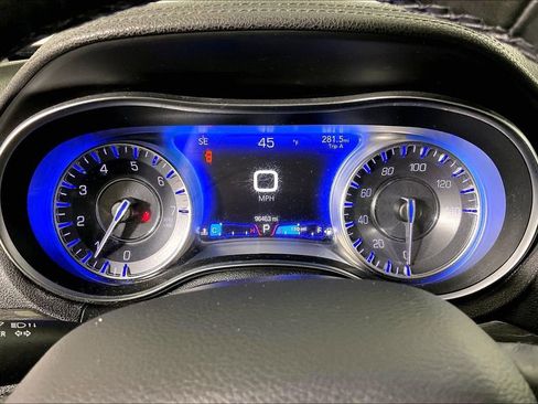 Used 2019 Chrysler 300 Touring w/ Sport Appearance Package image 28