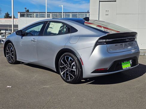 New 2026 Toyota Prius Plug-In Hybrid image 5