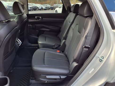 New 2026 Kia Sorento EX w/ EX Premium Package FWD image 11