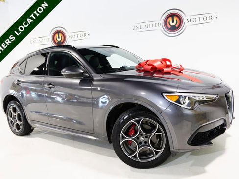 Used 2022 Alfa Romeo Stelvio Ti image 1
