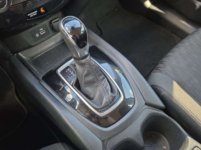 Used 2020 Nissan Rogue S FWD image 26