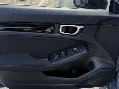 Used 2025 Honda Civic Sport image 19