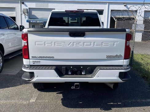 Used 2024 Chevrolet Silverado 2500 High Country AWD/4WD image 6