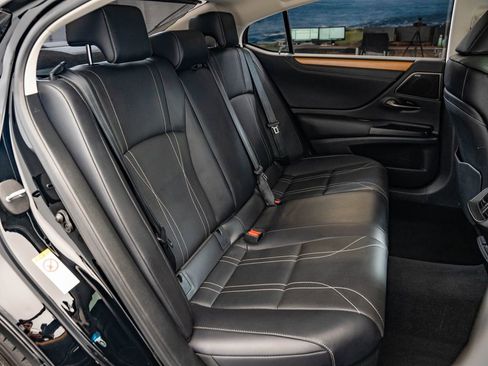 Used 2019 Lexus ES 300h FWD image 46