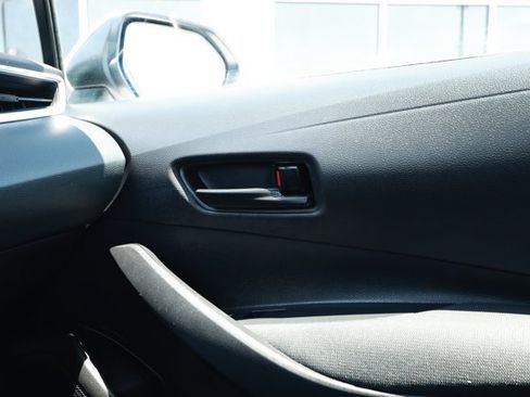 Used 2022 Toyota Corolla LE FWD image 25