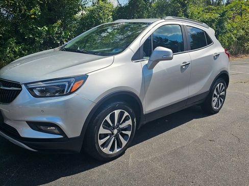 Used 2019 Buick Encore Essence w/ Safety Package II AWD/4WD image 1