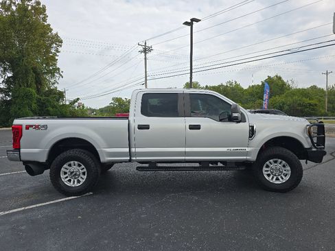 Used 2017 Ford F250 XL w/ STX Appearance Package AWD/4WD image 7