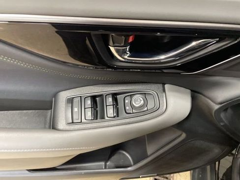 Used 2025 Subaru Outback Onyx Edition image 12