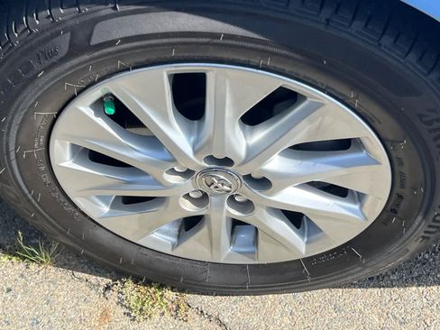 Used 2015 Toyota Prius Prime Plug-In Hybrid FWD image 15