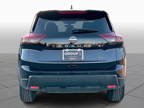 Used 2024 Nissan Rogue SV image 5