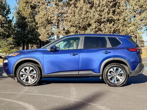 Used 2023 Nissan Rogue SV image 8