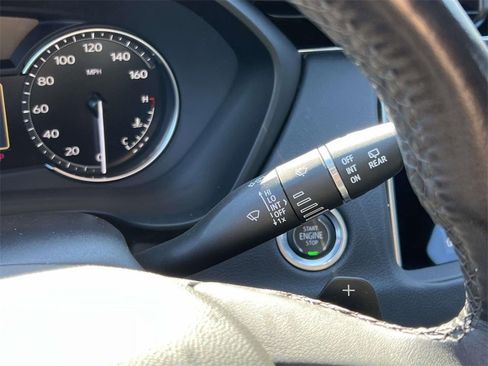 Used 2023 Cadillac XT4 Luxury w/ Cold Weather Package image 22