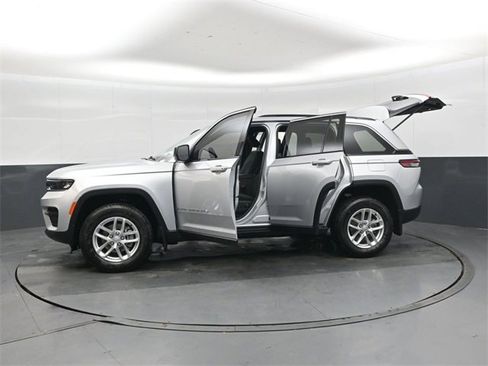 New 2025 Jeep Grand Cherokee Laredo image 48