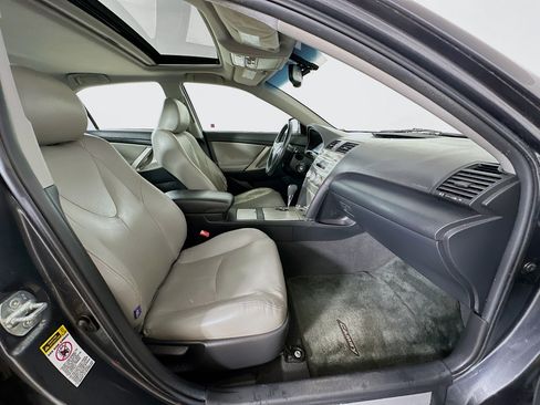 Used 2011 Toyota Camry SE image 30
