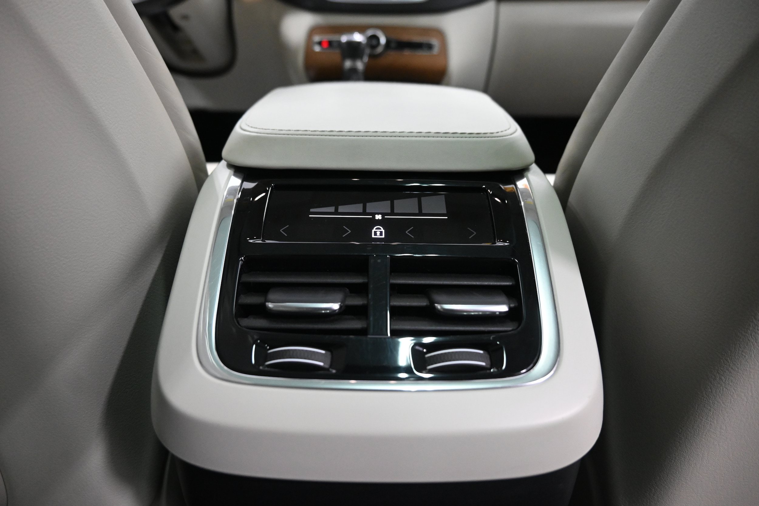 Used 2018 Volvo XC90 T6 Inscription w/ Convenience Package AWD/4WD image 32