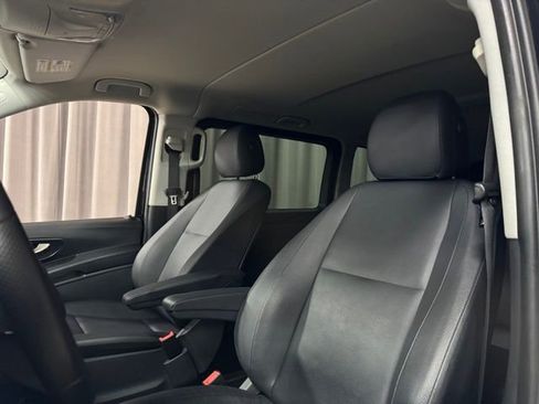 Used 2016 Mercedes-Benz Metris Passenger image 26