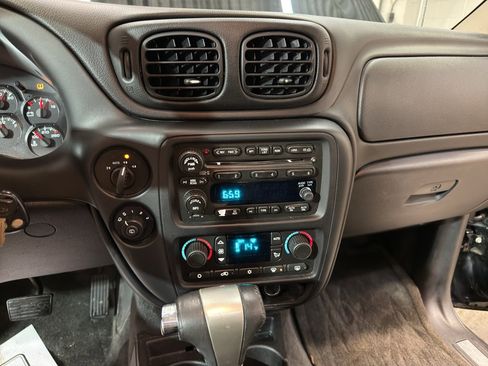 Used 2008 Chevrolet TrailBlazer LT w/ Sun And 6-Disc Cd Package image 18