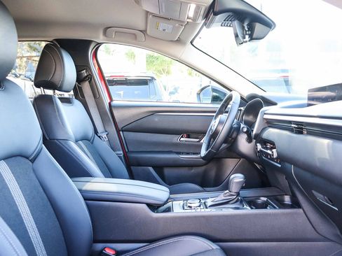 Used 2025 MAZDA CX-50 2.5 Hybrid w/ Preferred Pkg image 17