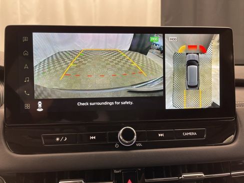 Used 2025 Mitsubishi Outlander SE image 16