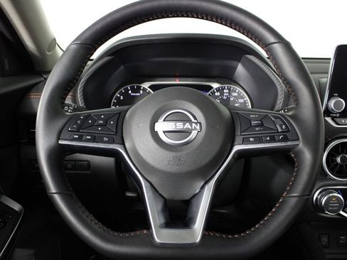 Used 2025 Nissan Sentra SR w/ SR Premium Package FWD image 7