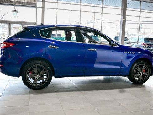 Used 2020 Maserati Levante image 4
