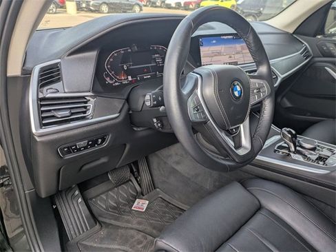 Used 2022 BMW X7 xDrive40i w/ Premium Package image 10