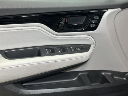 Certified 2024 Honda Odyssey Touring image 21