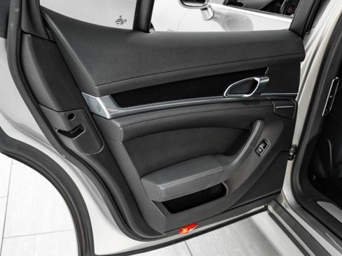 Used 2010 Porsche Panamera S image 44